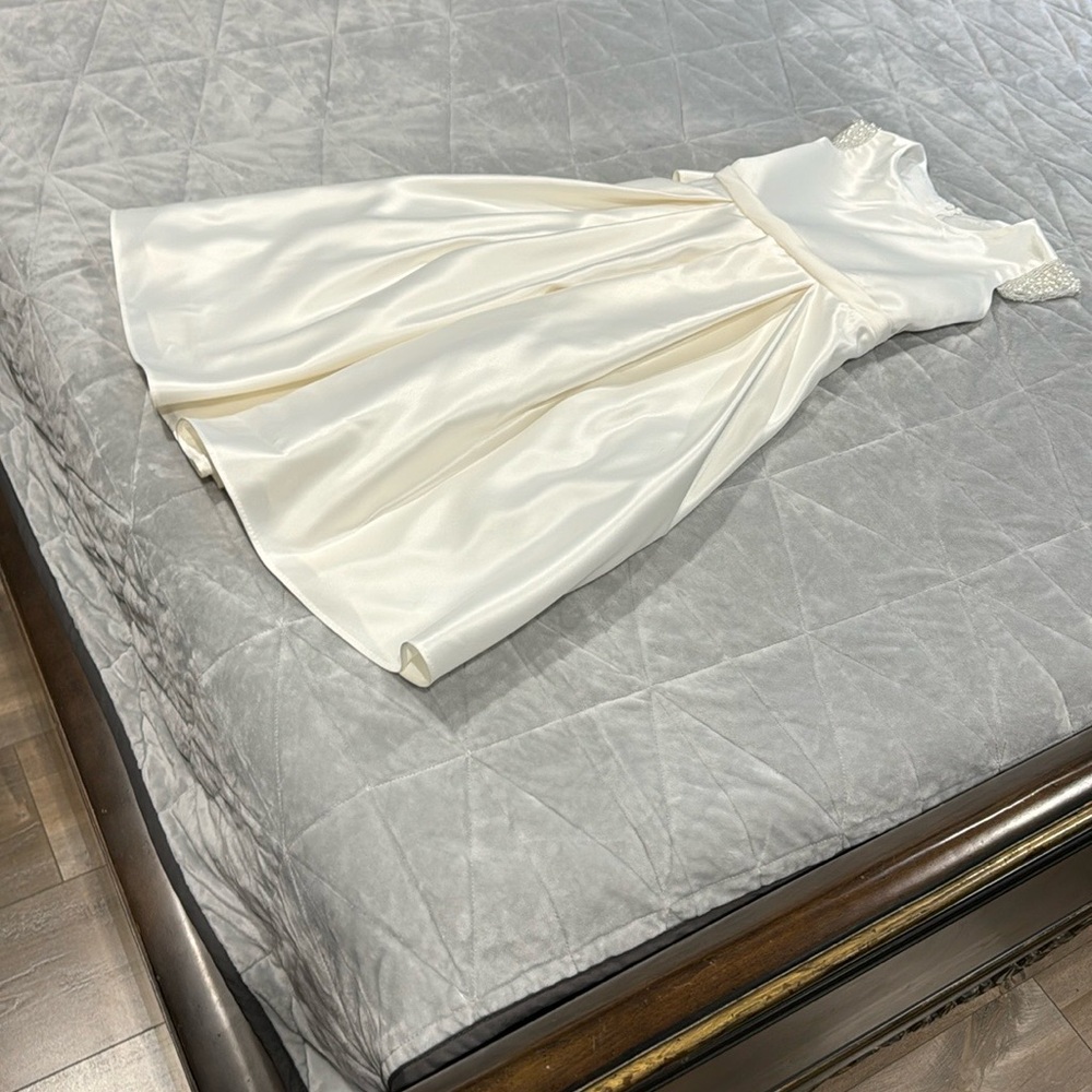 Adele Elegant White Kids Dress  size7-8 - Picture 7 of 10